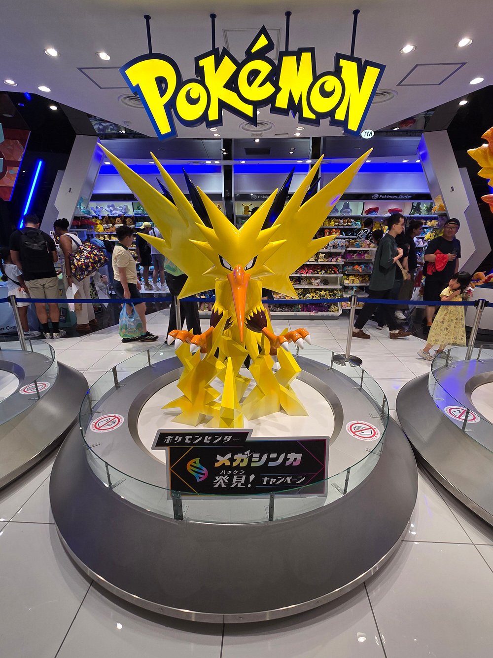 Đến ngay Store chi nhánh tại Hà Nội các sản phẩm Pokemon đang có trương trình SALE ưu đãi hấp dẫn